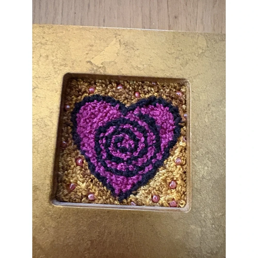 Handmade Embroidered Heart Textile‎ Art in Gold Frame 4